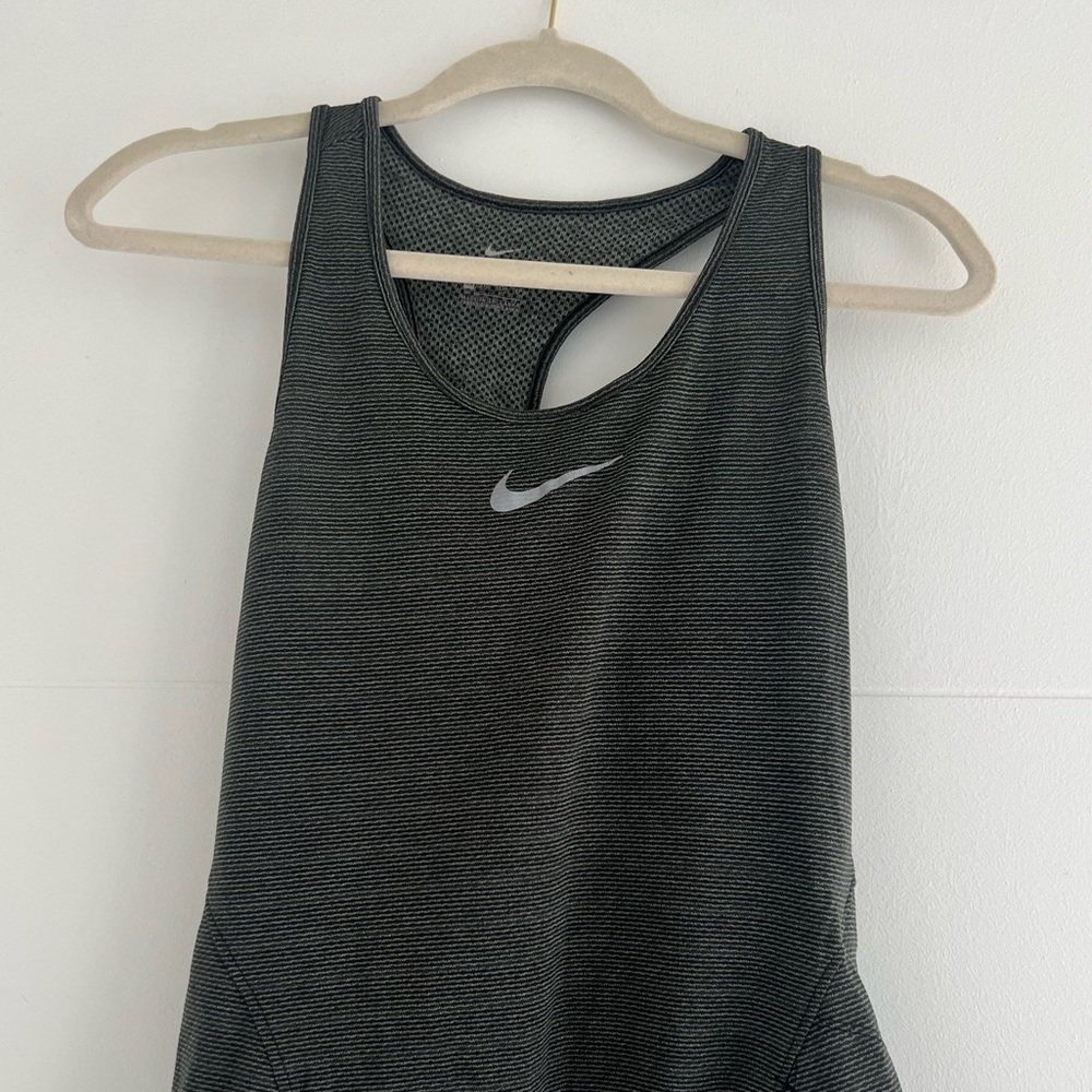 Nike tank